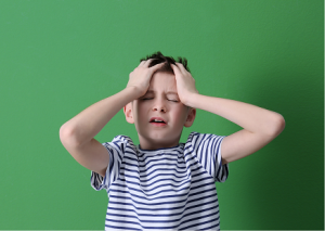 Niño desbordado sensorialmente